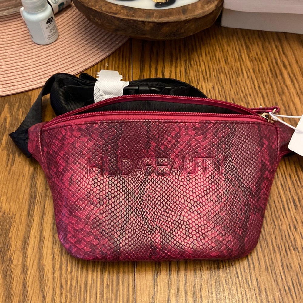HUDA BEAUTY FANNY PACK